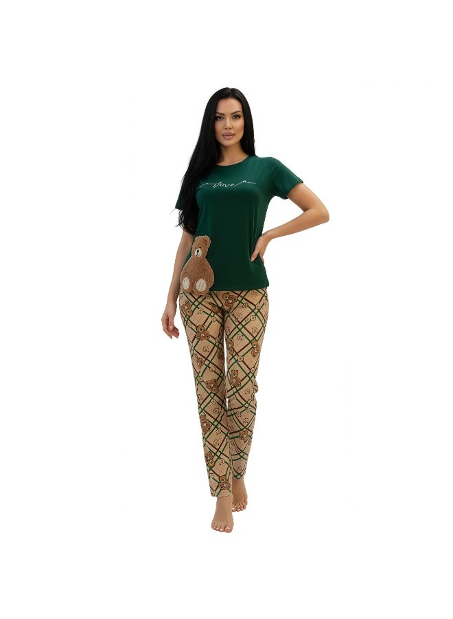 جوانا طقم بيجاما نسائي بطبعة "Love" بقميص نصف كم وبنطال طويل - أخضر غامق - مقاس M - Image 4