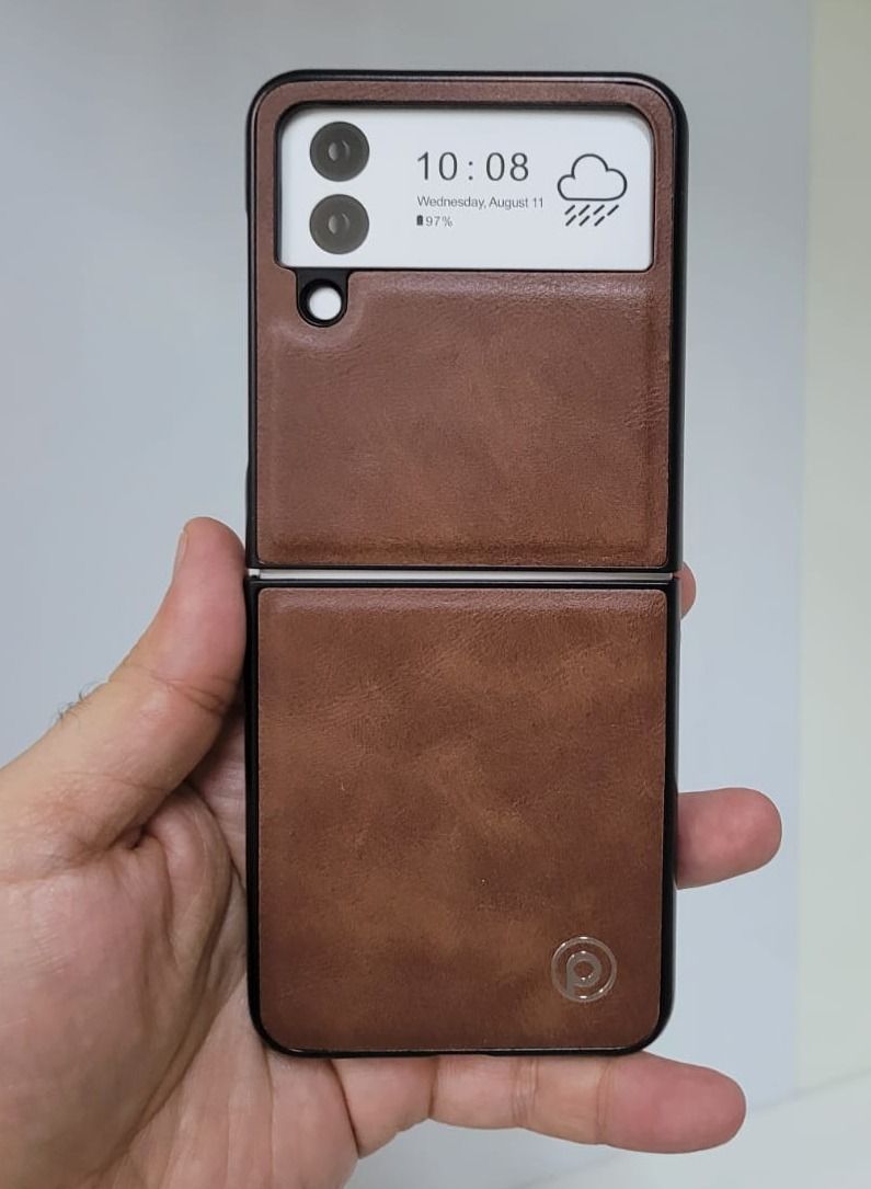 غطاء نحيف لجهاز Galaxy Z Flip 4 باللون البني - Image 1