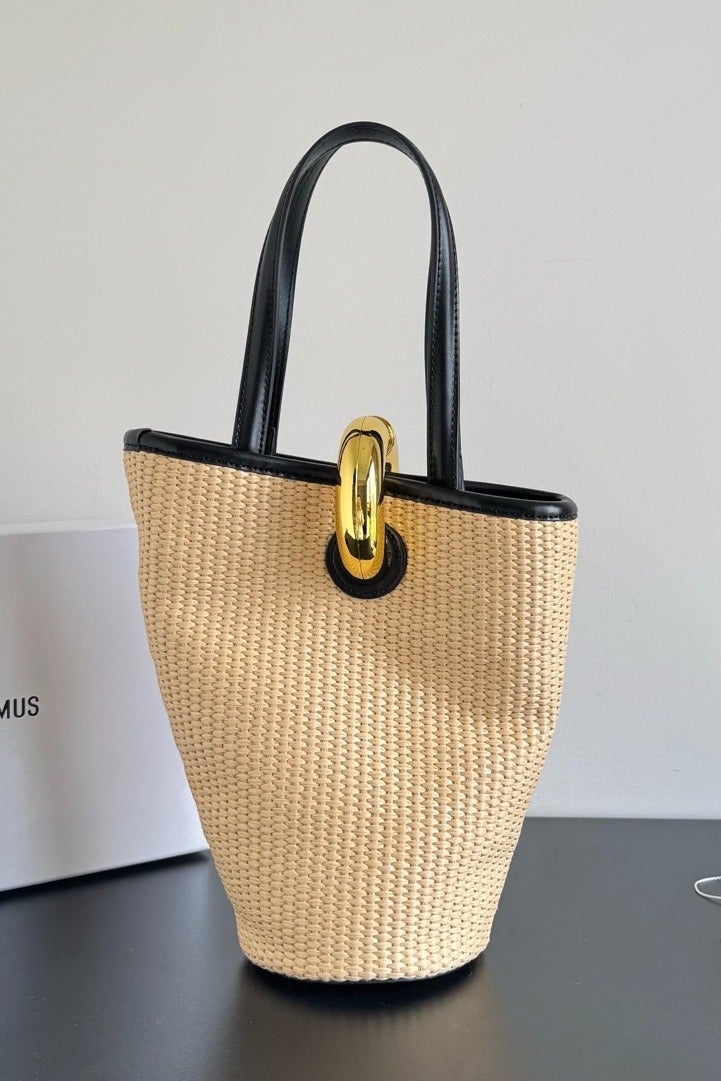 JACQUEMUS Leather petit Bambola bucket bag with crossbody strap - Image 2