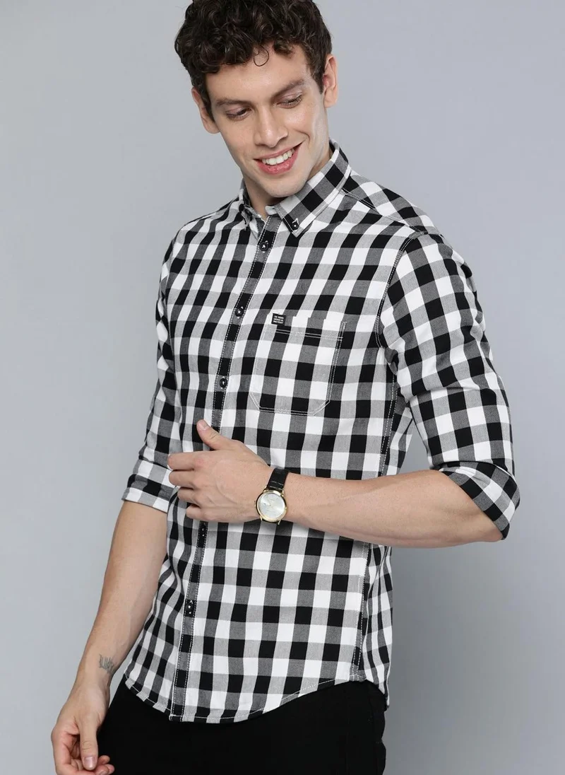 The Indian Garage Co Men Slim Fit Checkered Full Sleeves Cutaway Collar Casual Shirt