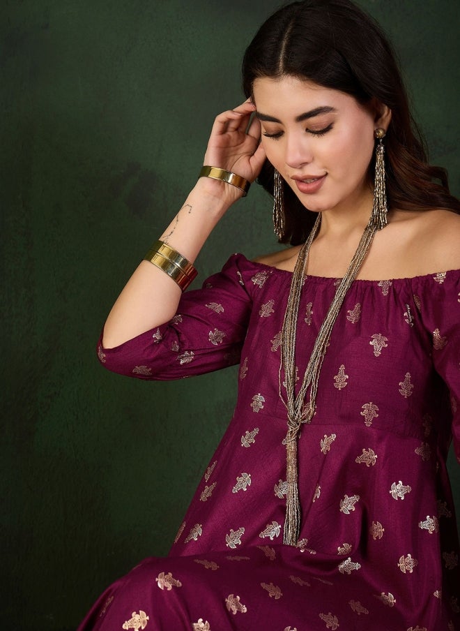 أيه كيه إس فستان نسائي عرقي بكتف مكشوف من الحرير بلون عنابي - Image 1