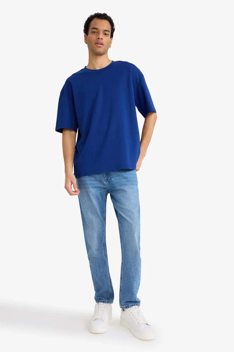 ديفاكتو Oversize Crew Neck Short Sleeve T-Shirt