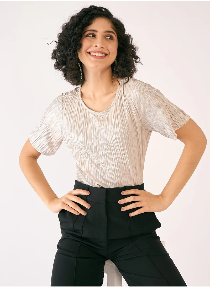 سولت اتاير Elegant Golden Peach and Solid Pattern Top with Classic Round Neckline and Stylish Half Length Sleeves Perfect for Effortless Day-to-Night Style