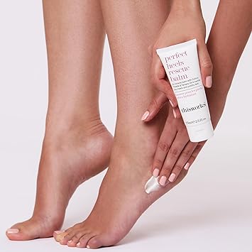 This Works كريم القدم الطبيعي من This Works Perfect Heels 75 مل معزّز بزيوت اللافندر والليمون والخرشوف القطني مرطّب مغذٍ للقدمين وبلسم للكعبين المتشقّقين والبشرة الجافة - Image 5