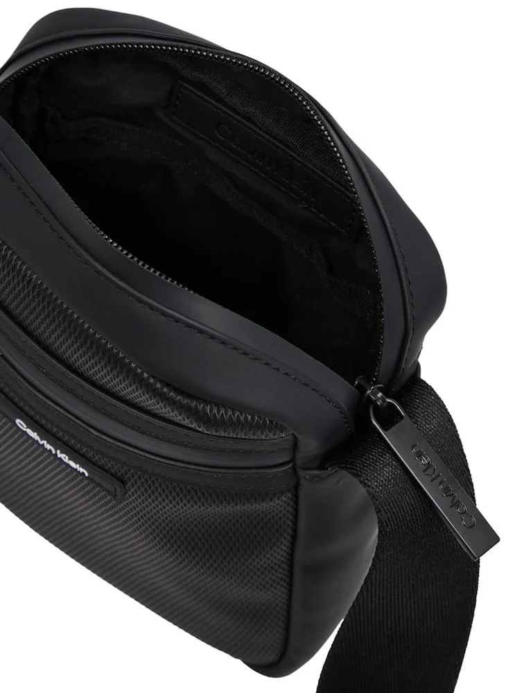كالفن كلاين Front Logopocket Zip Reporter Bag