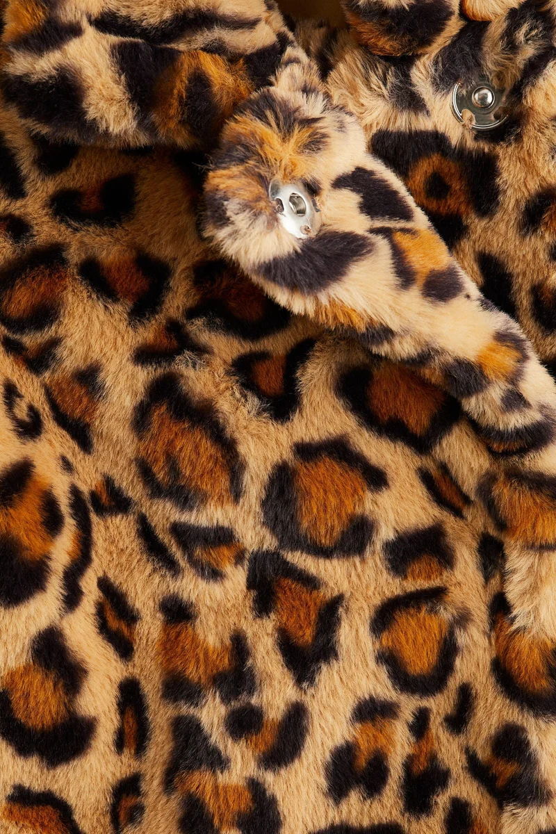 اتش اند ام جاكيت بتصميم منفوش