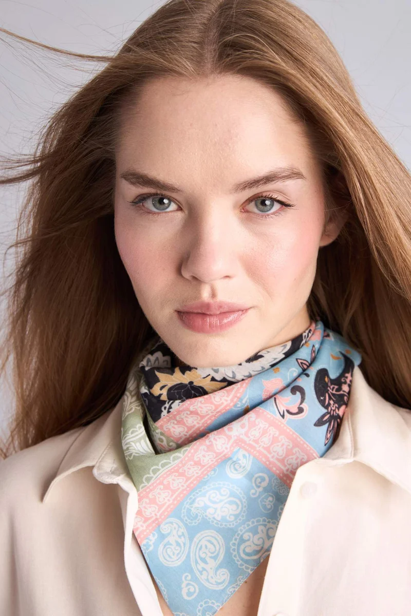 ديفاكتو Woman Printed Satin Bandana