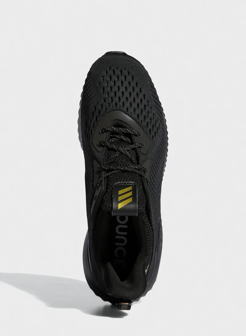 adidas حذاء رياضي
