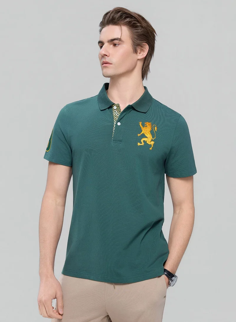 GIORDANO Men’s Cotton Pique Polo with 3D Lion Embroidery