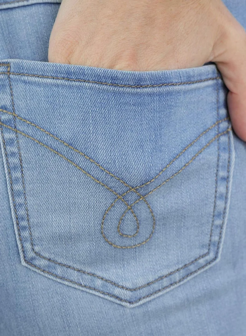 GIORDANO  Women's High Rise Slim Tapered Jeans - Comfortable & Stylish Denim for Women | Best Price UAE