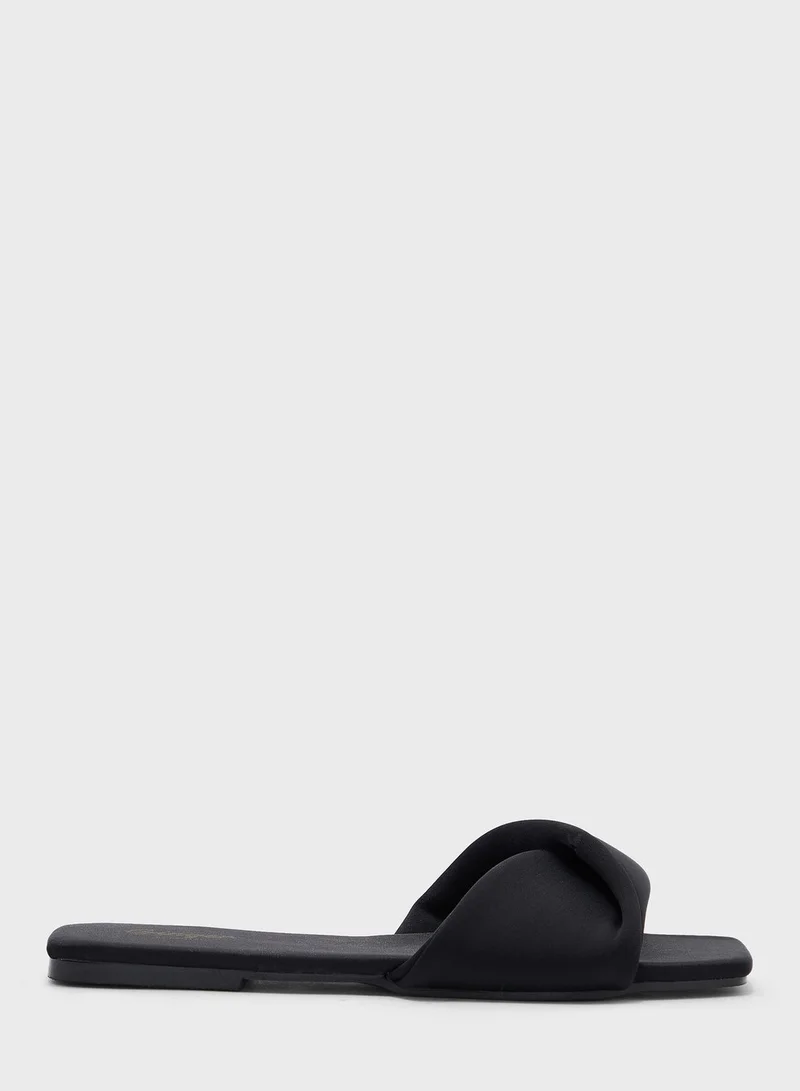 Ginger Twisted Front Square Toe Flat Sandal