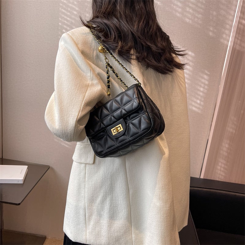Explosions Popular Messenger Bag Fashion Joker Small Gold Ball Rhombus Chain Small Square Bag Manufacturers Korean Version - Image 2