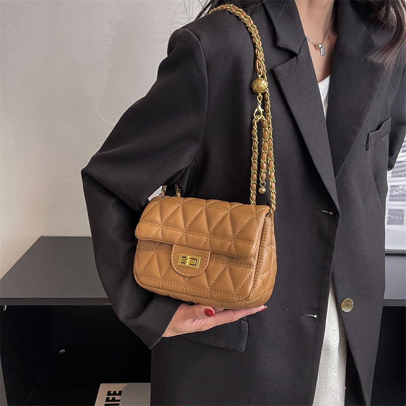Explosions Popular Messenger Bag Fashion Joker Small Gold Ball Rhombus Chain Small Square Bag Manufacturers Korean Version - Image 1