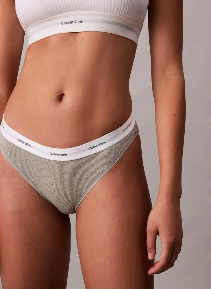 كالفن كلاين بكيني بشعار