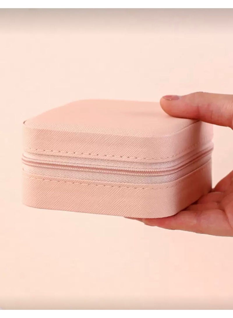 منظم مجوهرات صغير باللون البيج - Image 3