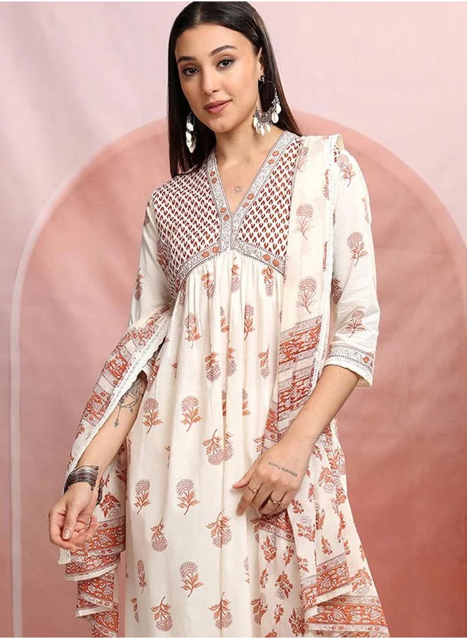 Vishudh Women Peach Floral Printed V-Neck Cotton Kurta Set by Styli