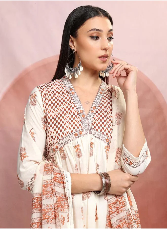 Vishudh Women Peach Floral Printed V-Neck Cotton Kurta Set by Styli