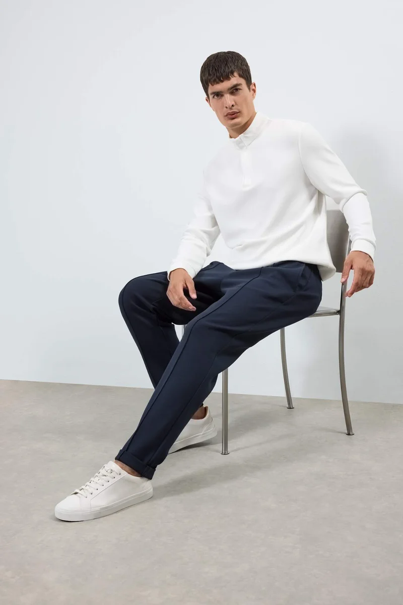 ديفاكتو Regular Fit Long Sleeve Zippered High Neck Sweatshirt