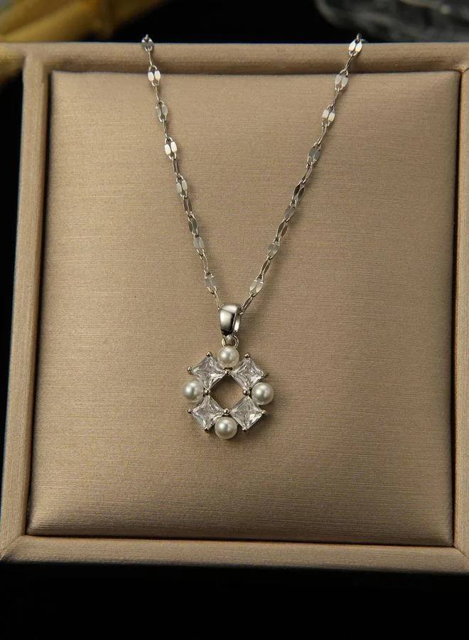 تايك تو قلادة مزينة بلؤلؤ صناعي