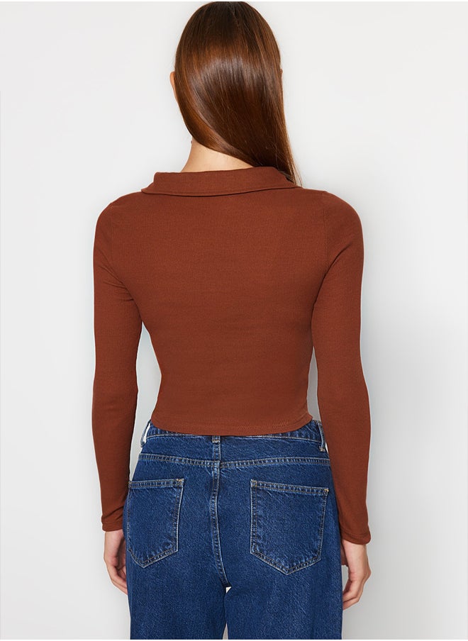 trendyol - Brown Fitted Crop Polo Neck Ribbed Cotton Stretch Knitted Blouse TWOAW23BZ00130 - Image 1