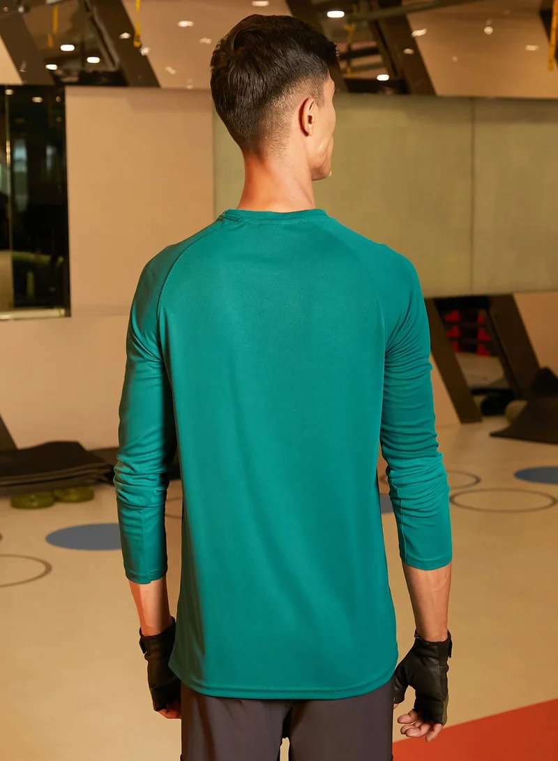 Campus Sutra Campus Sutra Men's Green Printed Dri-Fit Long Sleeve Regular Fit Activewear T-Shirt For Casual Wear | Modern Clothing T-Shirt Crafted With Comfort Fit And High-Performance For Everyday Wear