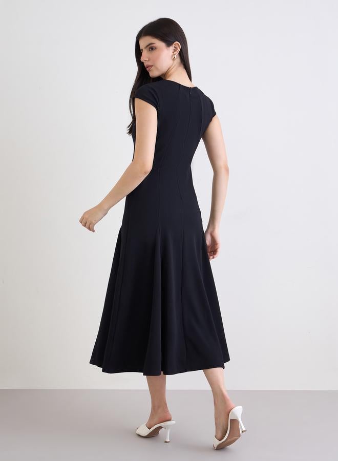 ستايلي فستان ميدي سادة بأكمام قصيرة - Image 5