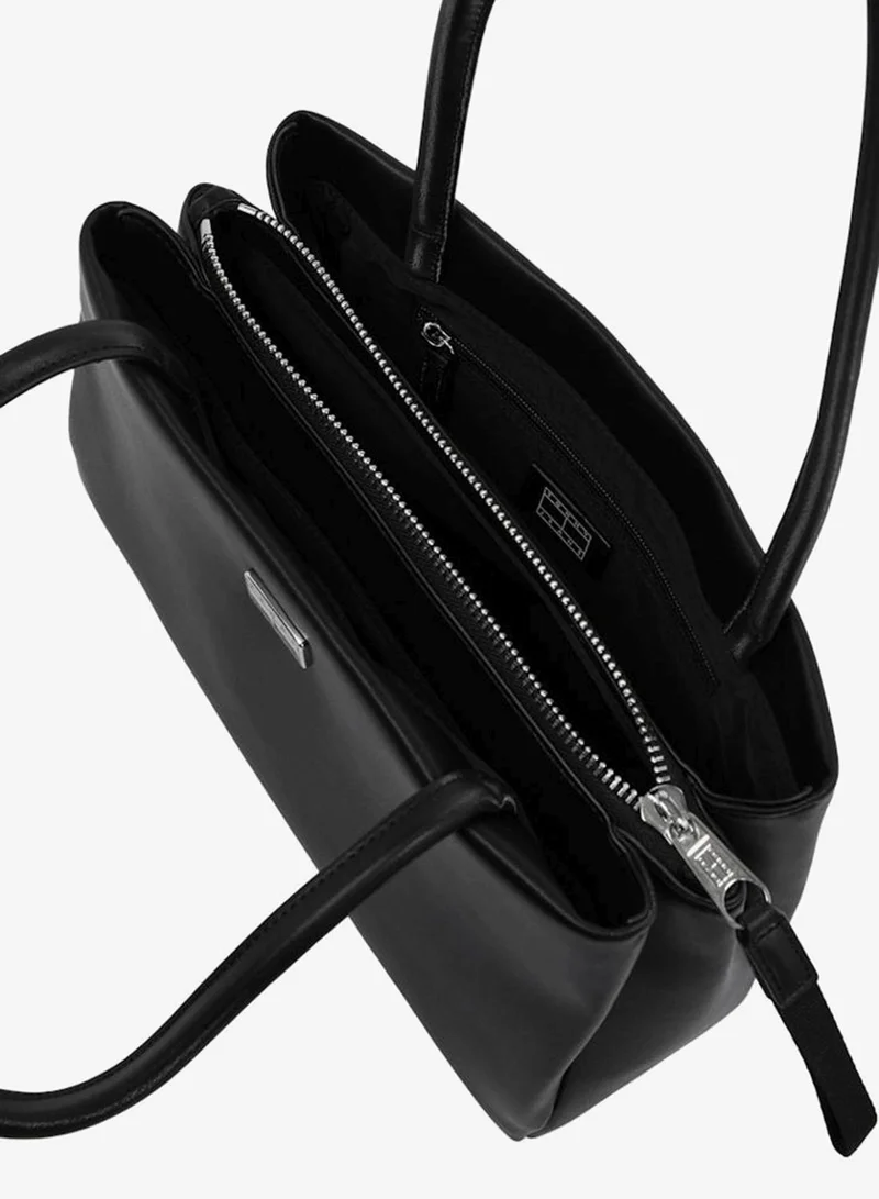 تومي جينز MEDIUM TOTE BAG
