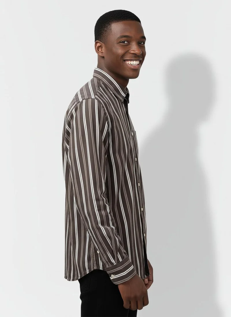 بيينغ هيومان Men Slim Fit Striped Casual Shirt