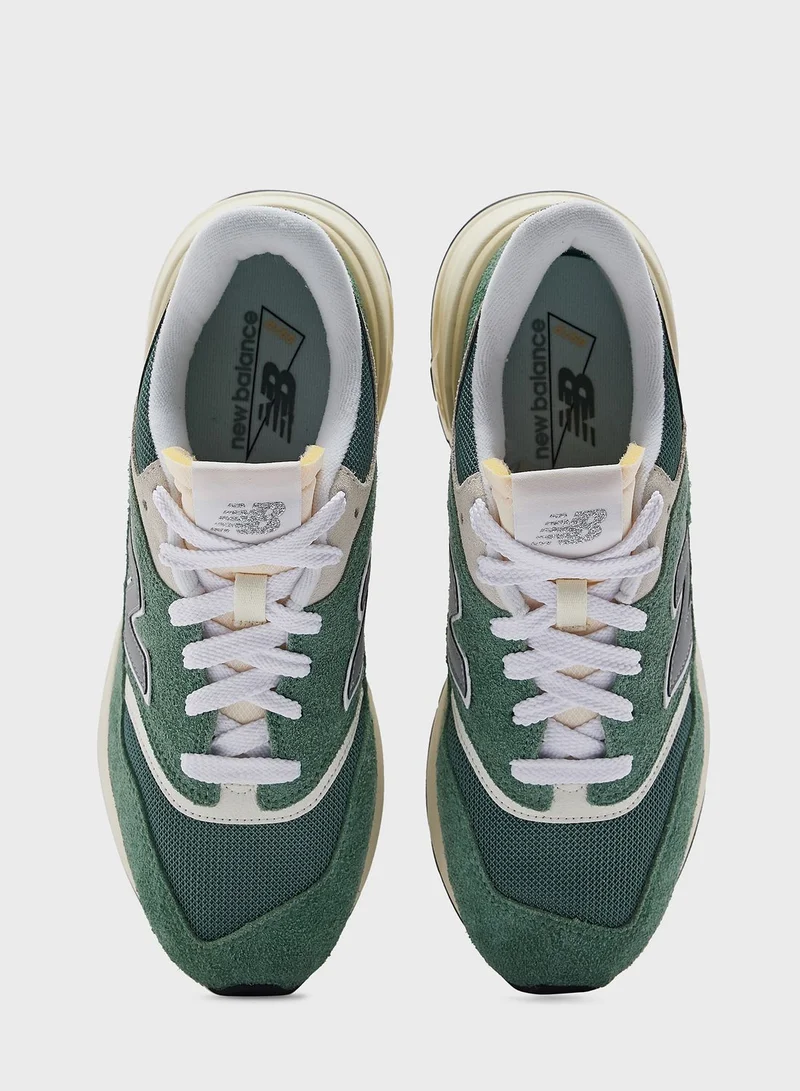 New Balance 997R Low Top Sneakers