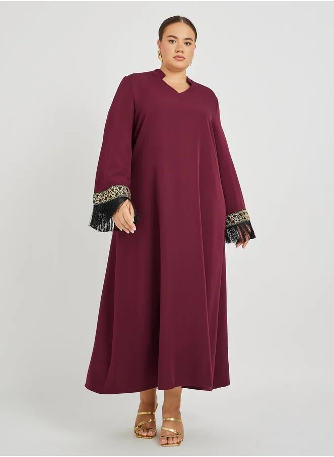 ستايلي Styli Plus Size Solid Collared Jalabiya with Lace and Tassel Detail