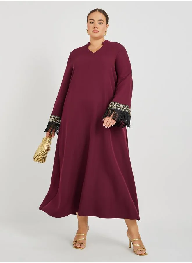 ستايلي Styli Plus Size Solid Collared Jalabiya with Lace and Tassel Detail