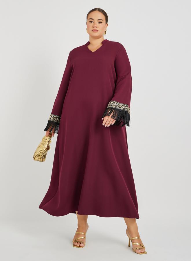 Styli Styli Plus Size Solid Collared Jalabiya with Lace and Tassel Detail  - Image 1