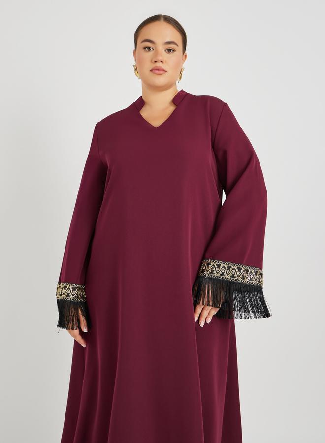 Styli Styli Plus Size Solid Collared Jalabiya with Lace and Tassel Detail  - Image 3