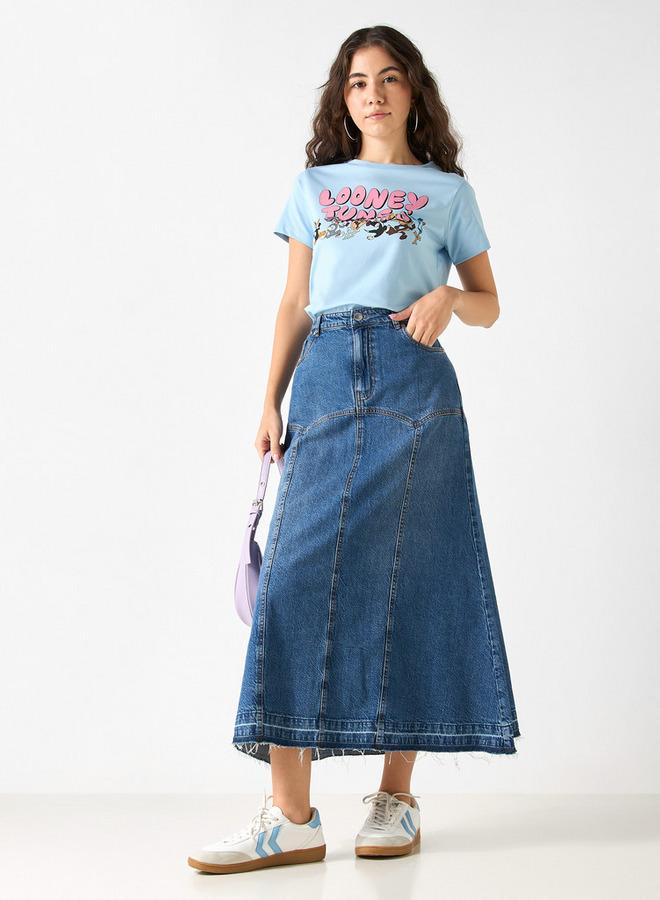 اس بي كاركترز تيشيرت بياقة ضيقة وأكمام قصيرة وطبعات لوني تيونز - Image 2