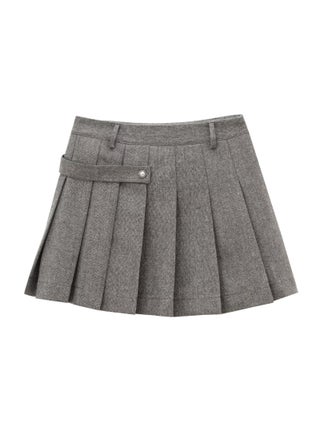 Short skirt