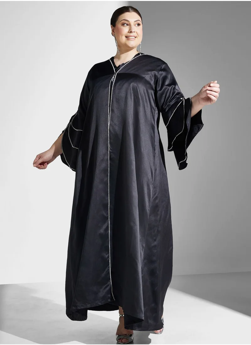 خزانة Plus size abaya with embellished cuff with sheila