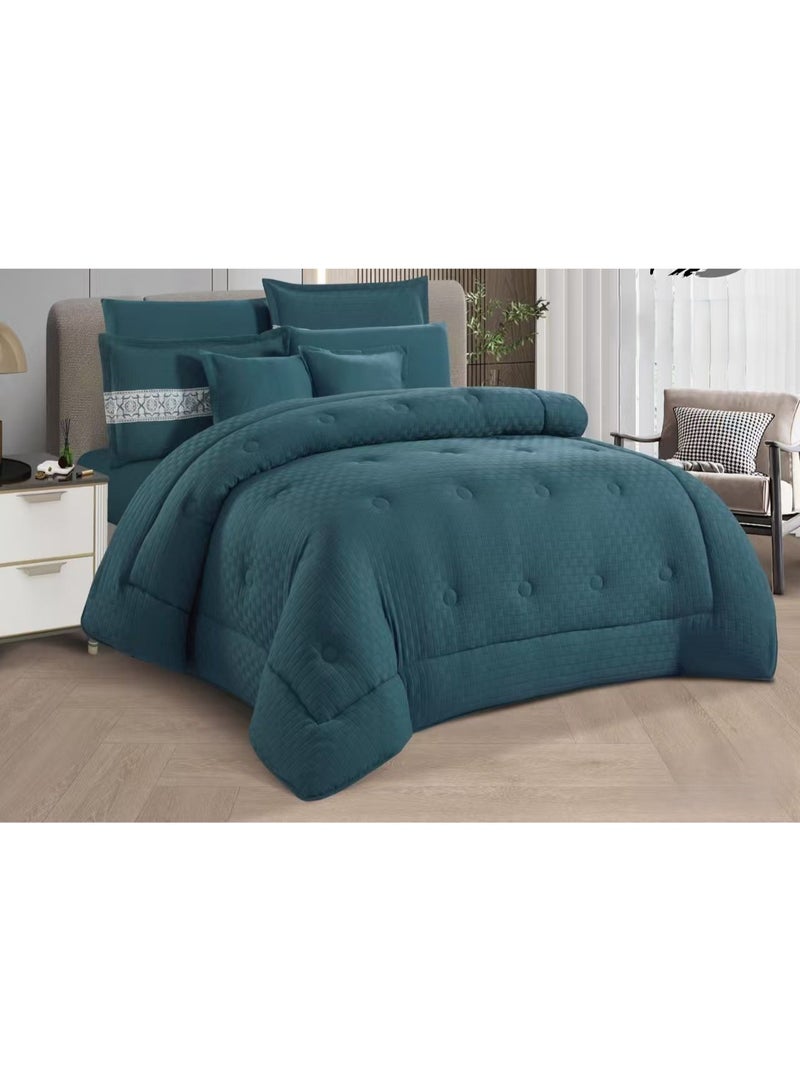 لوفيرا طقم مفرش نفرين ملكي لحاف قماش متين وناعم ونقشة عصرية 8 قطع مقاس كنج - Image 1