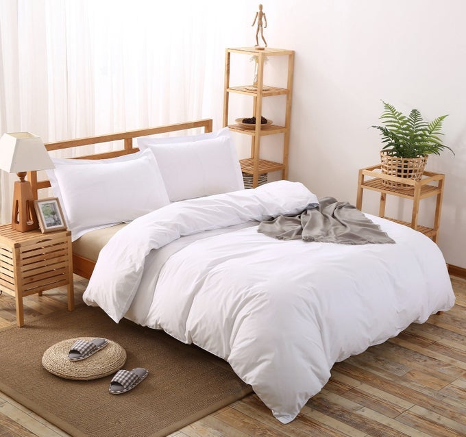 100PERCENT COTTON DUVET COVER SET HIDDEN ZIPPER CLOSURE ULTRA SOFT EASY CARE AND DURABLE SIMPLE BEDDING STYLE TWIN WHITE COMFORTER NOT INCLUDED
