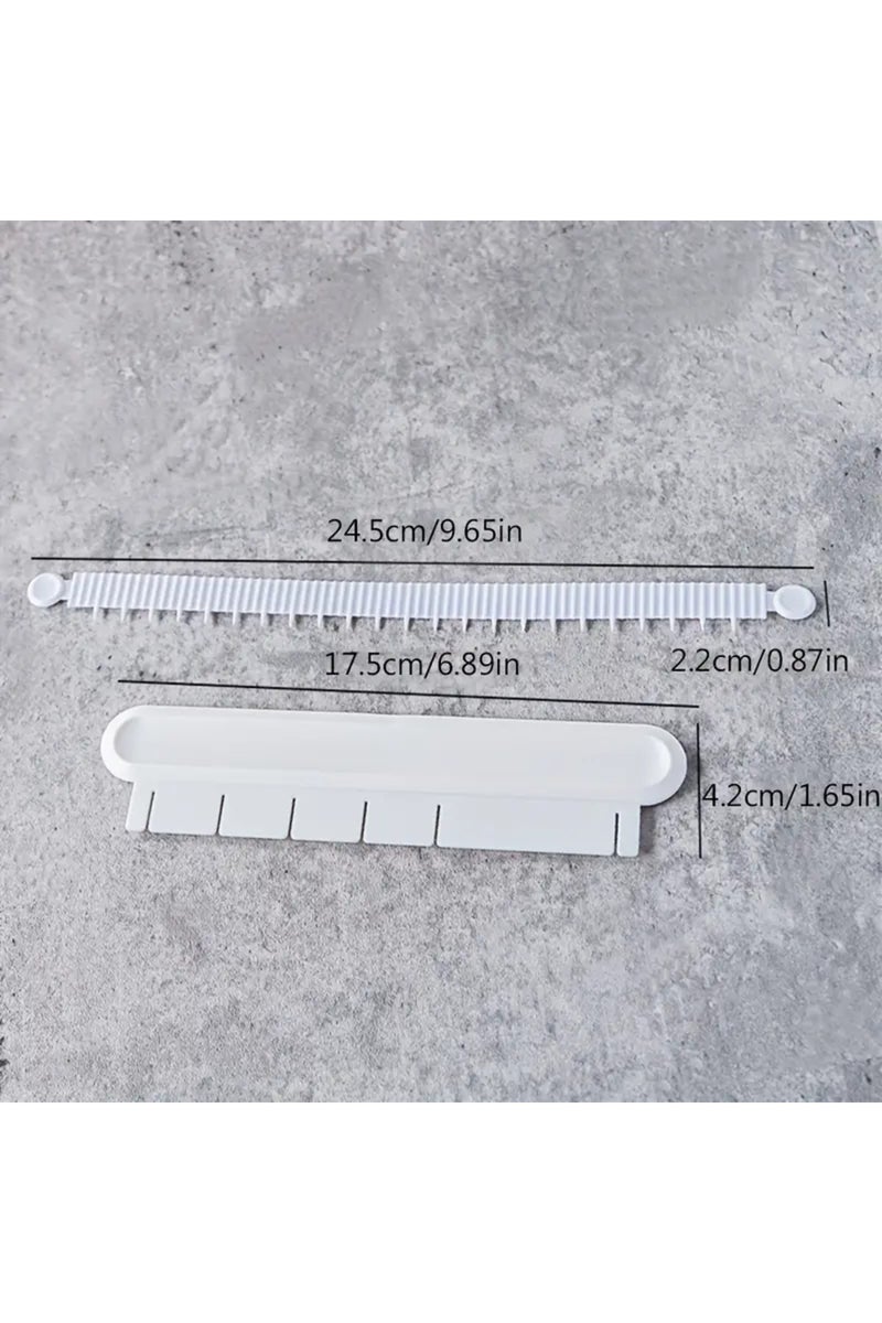 أداة تزيين الكيك البيضاء المنحنية، قطعة واحدة، مع مسطرة قياس، قلم تحديد حواف الكيك الكريمي، مثالية للمبتدئين في أعمال التزيين المنزلية.