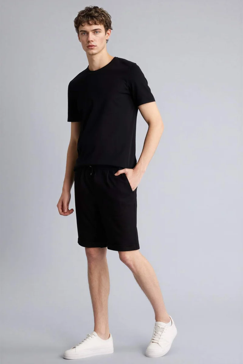 ديفاكتو Pique Bermuda Shorts