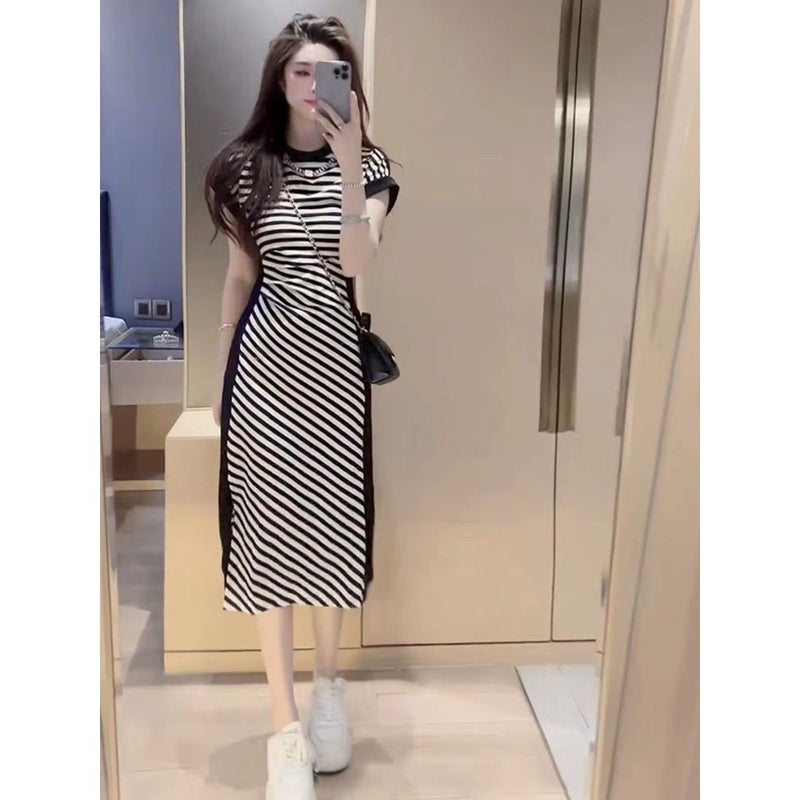 French New Style Black And White Diagonal Stripesd Round Neck Dress For Women 2025 Summer Slim Waist Bag Hip Slit Skirt For Women - Image 2