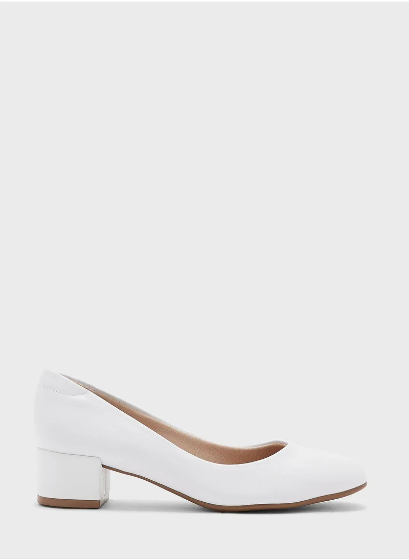 Beira Rio Ankle Strap Low Heel Pumps