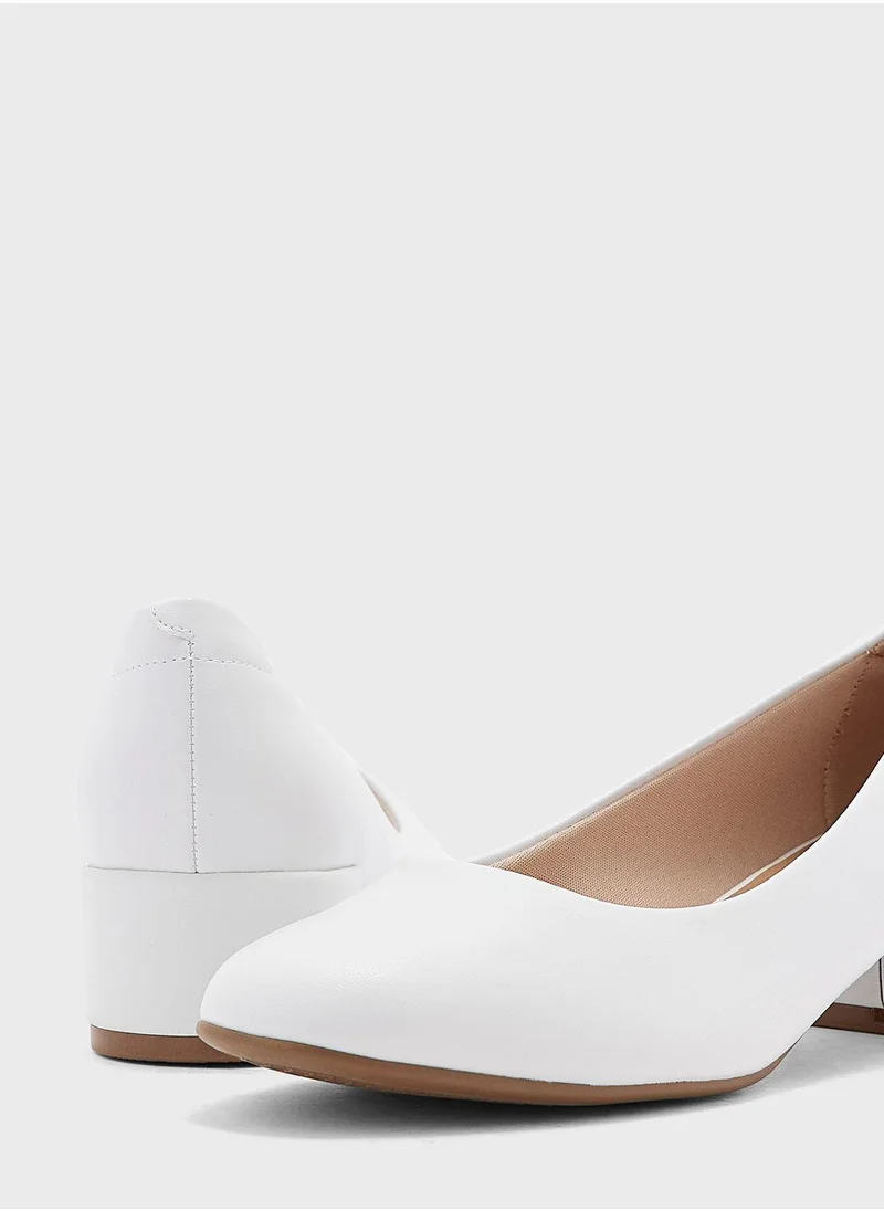 Beira Rio Ankle Strap Low Heel Pumps