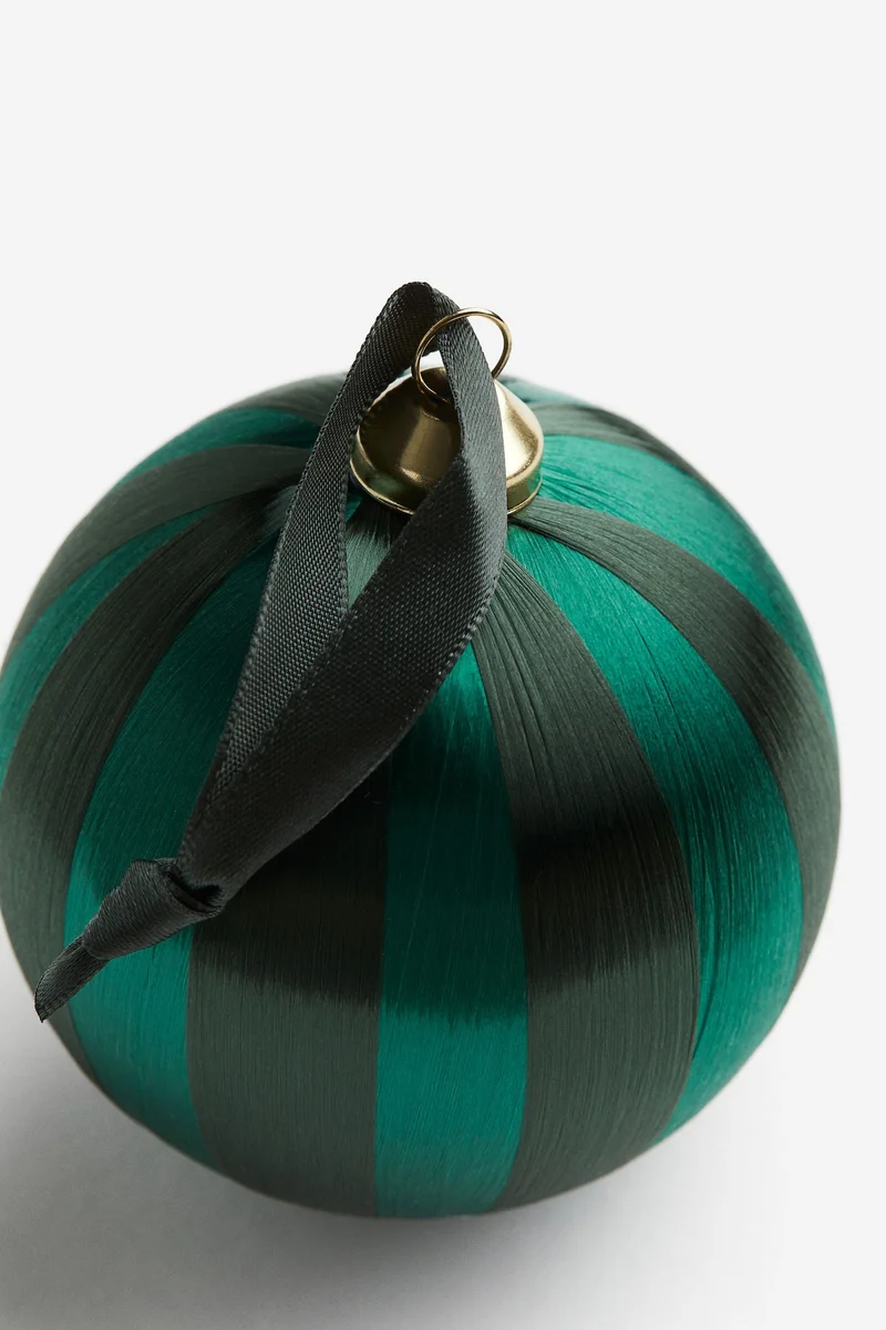 H&M Satin thread bauble