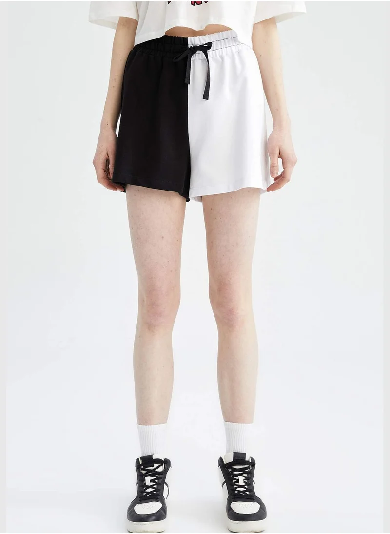 ديفاكتو Colour Block Drawstring Shorts