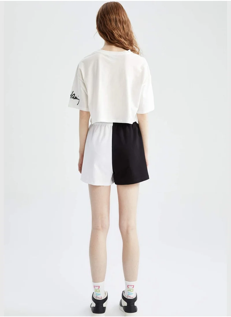 ديفاكتو Colour Block Drawstring Shorts