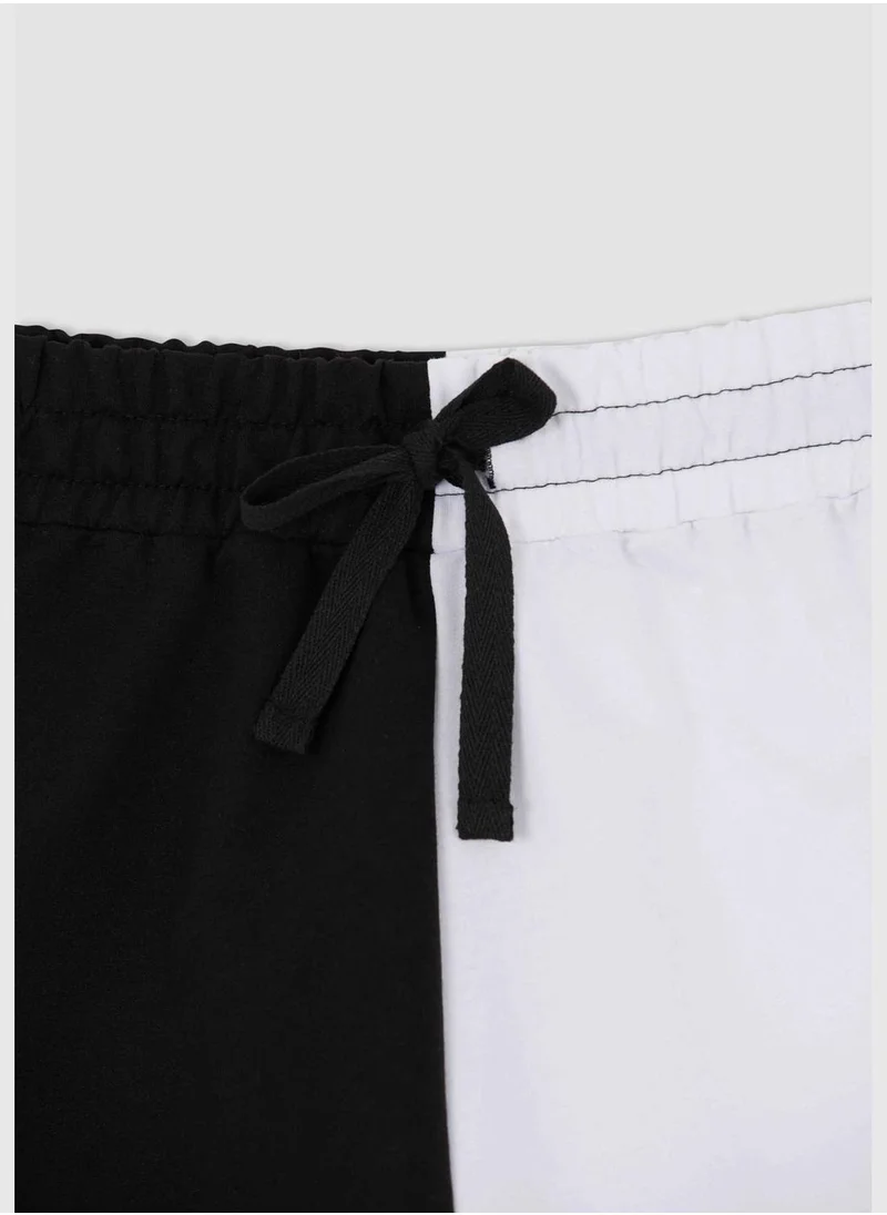 ديفاكتو Colour Block Drawstring Shorts