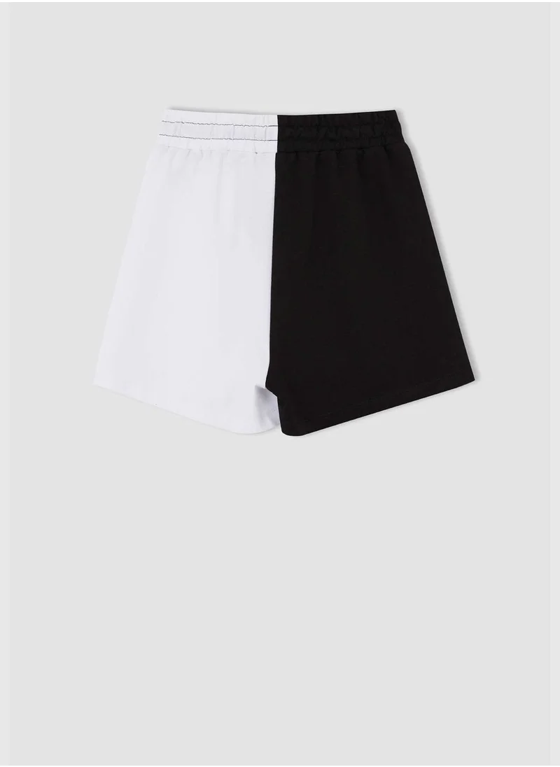 ديفاكتو Colour Block Drawstring Shorts