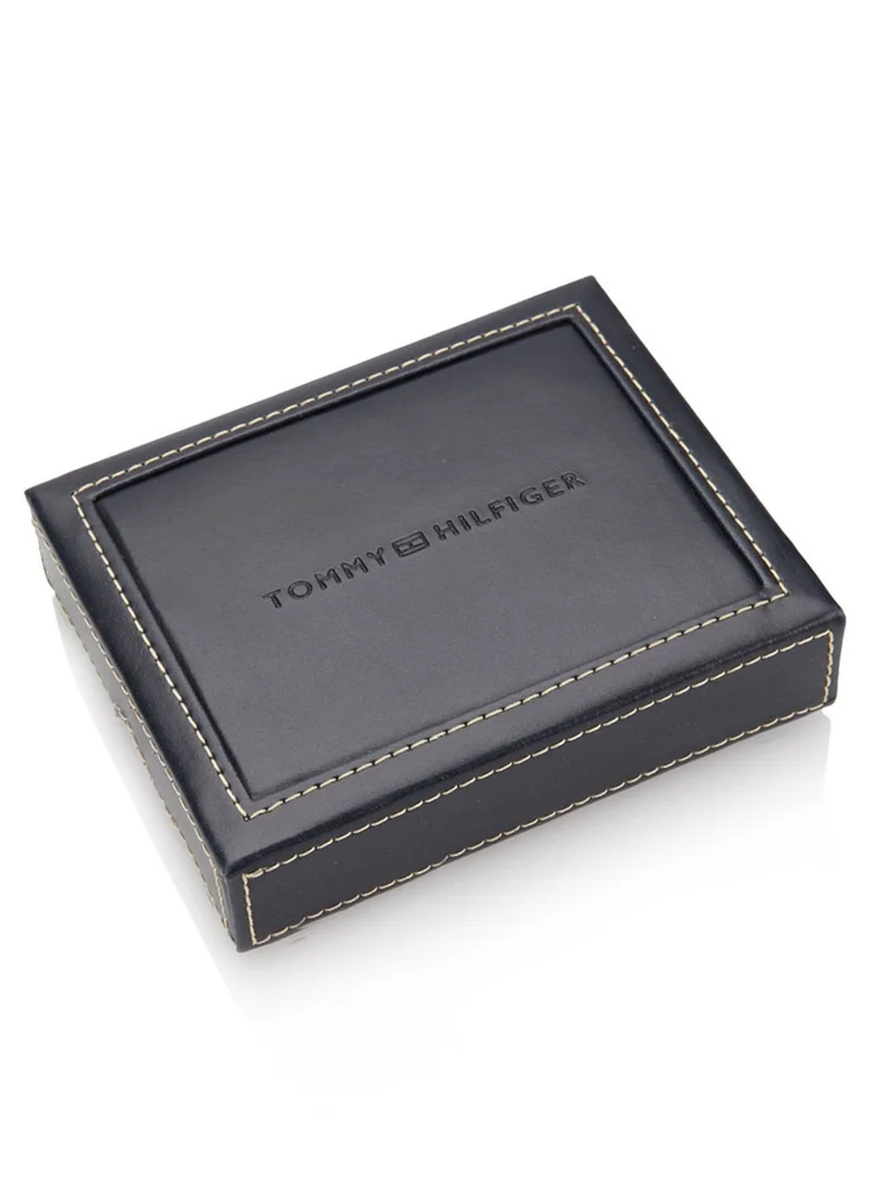 TOMMY HILFIGER Passcase Billfold Wallet