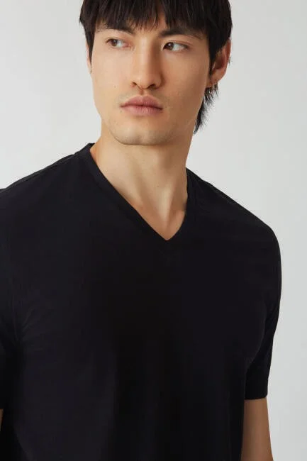 Bisse Men's Silk Finished Basic V-Neck T-Shirt BLACK TS22Y22012_D99